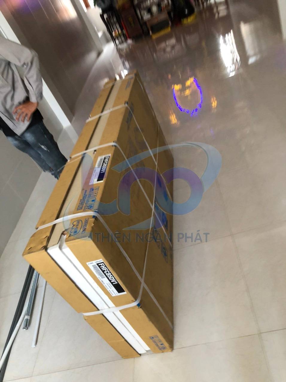 Máy lạnh áp trần giao cho khách nội thành TP.HCM