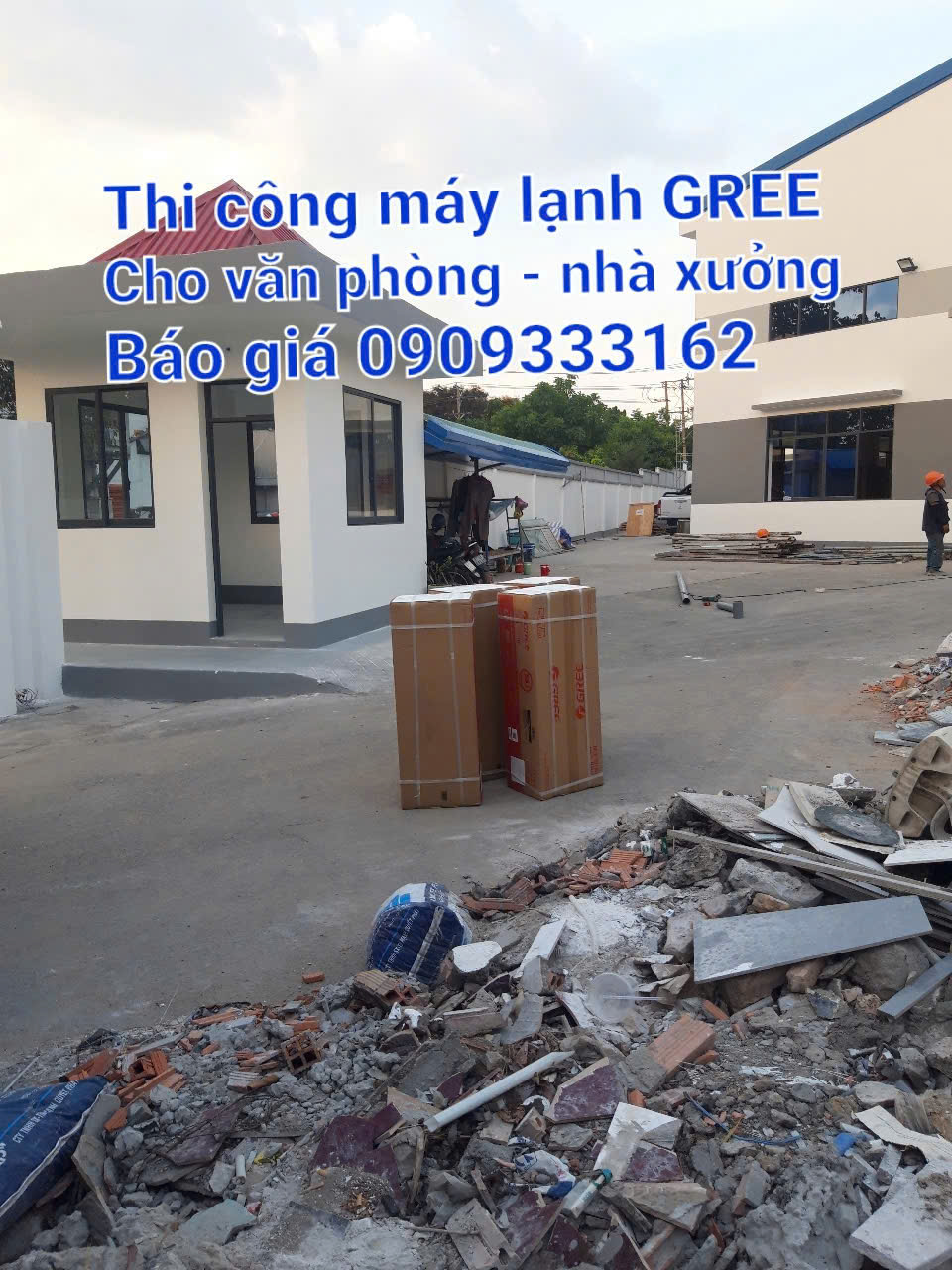 Điện lạnh Thiên Ngân Phát thực hiện việc thi công lắp đặt máy lạnh Gree cho nhà máy 